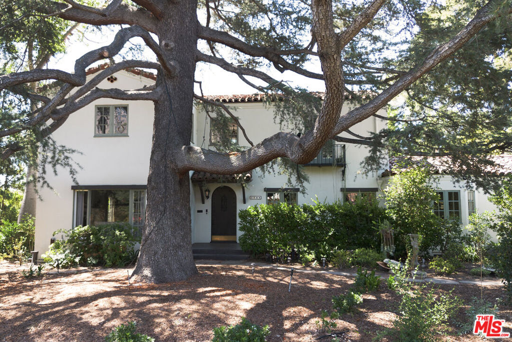 2084 Meadowbrook Road