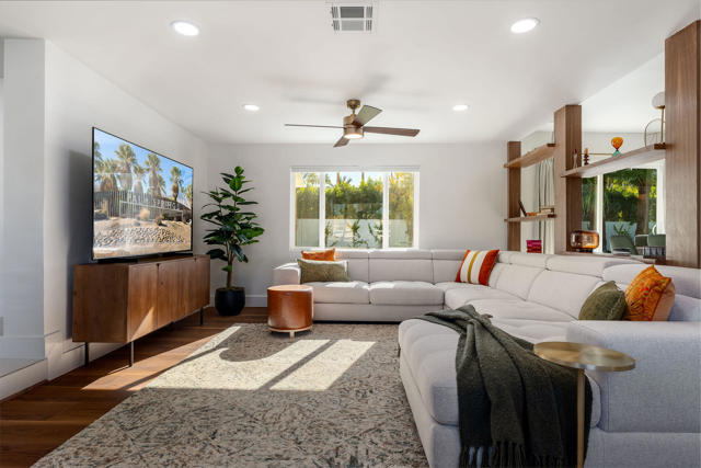 1125 E Sunny Dunes Road, Palm Springs CA: https://media.crmls.org/mediaz/067c7e9f-2f1f-4fbe-b3f8-045c9245f009.jpg