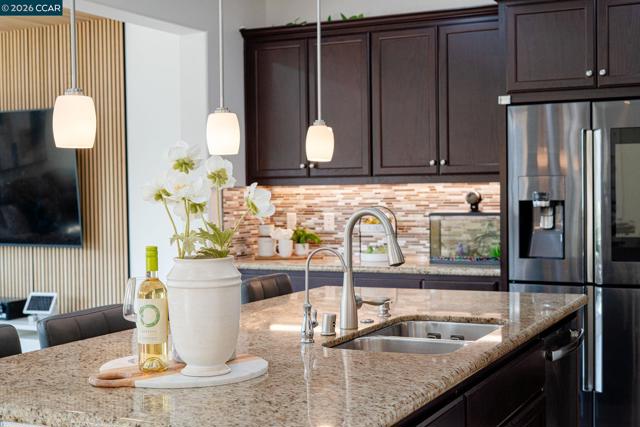 1553 S Perkins Place, Mountain House CA: https://media.crmls.org/mediaz/067cbf87-c135-4a83-8e36-c0518d67f7f8.jpg