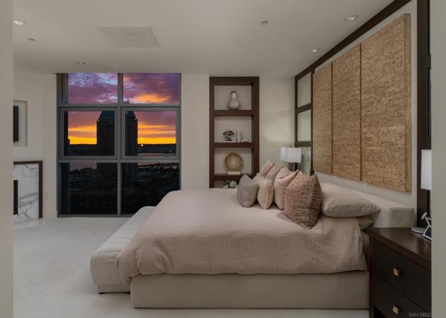 645 Front St, San Diego CA: https://media.crmls.org/mediaz/067cc11b-af3c-4c11-9b52-3e24caebe949.jpg