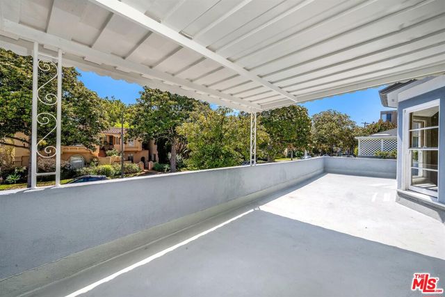1229 Smithwood Drive, Los Angeles CA: https://media.crmls.org/mediaz/067cdb7f-db71-4bf4-9373-5364256f70cf.jpg
