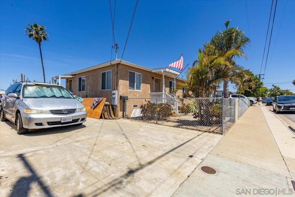 MLS #250030369SD img 2