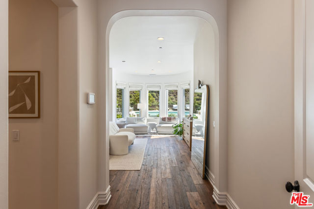 2052 Shadow Creek Drive, Agoura Hills CA: https://media.crmls.org/mediaz/067d6b68-7efc-4e81-8dbd-40806df05021.jpg