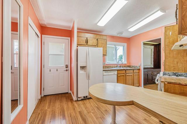 812 W Clover Road, Tracy CA: https://media.crmls.org/mediaz/067d8ac8-4830-4b03-9d51-4895b733c6ab.jpg