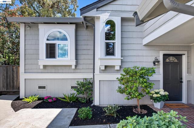 5943 Corte Arboles, Pleasanton CA: https://media.crmls.org/mediaz/067eca65-4f33-49d9-9c6e-4006baa22bd0.jpg