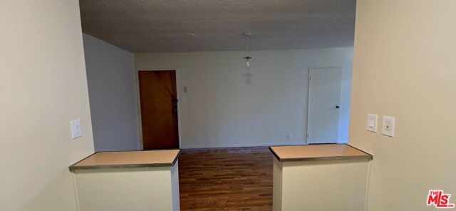 1433 N Martel Avenue, Los Angeles CA: https://media.crmls.org/mediaz/067f0113-7984-47b8-94d6-01f821993444.jpg