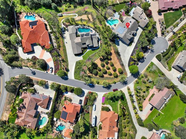 1033 1035 Summit Trl, Escondido CA: https://media.crmls.org/mediaz/067fb38c-9542-4a95-97d7-ee2154a929e9.jpg