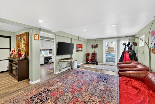 Image 34 of 43 For 410 Pine Avenue