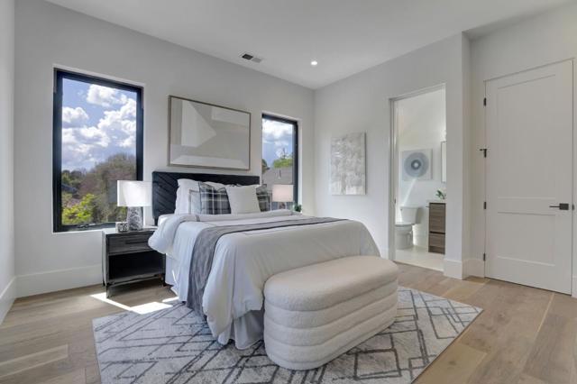 546 9th Avenue, Menlo Park CA: https://media.crmls.org/mediaz/0680a2c0-950e-42e9-9d41-b31c6b2e44b4.jpg