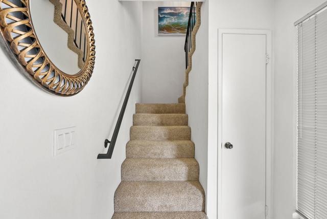 6887 Carnation Drive, Carlsbad CA: https://media.crmls.org/mediaz/06812e8b-2a35-4359-929e-4b5556d20429.jpg