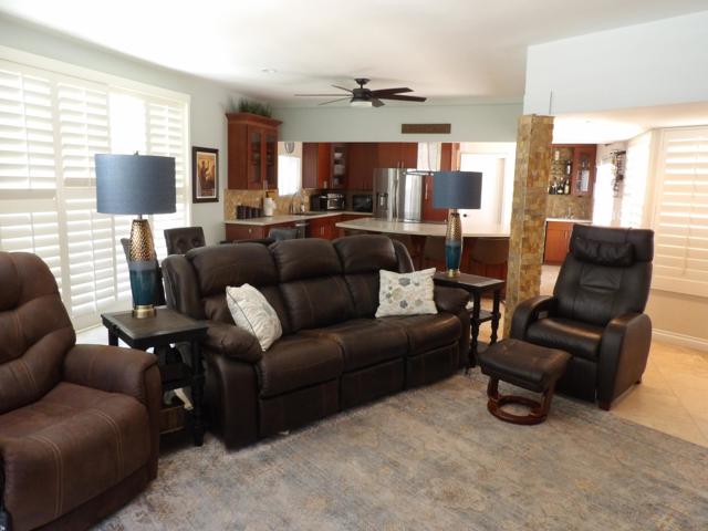34451 Calle Las Palmas, Cathedral City CA: https://media.crmls.org/mediaz/06814b8e-062d-4a61-9147-5f8a856644c8.jpg