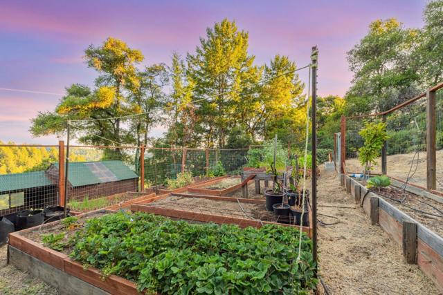 950 Oak Ridge Road, Los Gatos CA: https://media.crmls.org/mediaz/0681a238-ce24-4893-ba99-ec8d43e83b3d.jpg