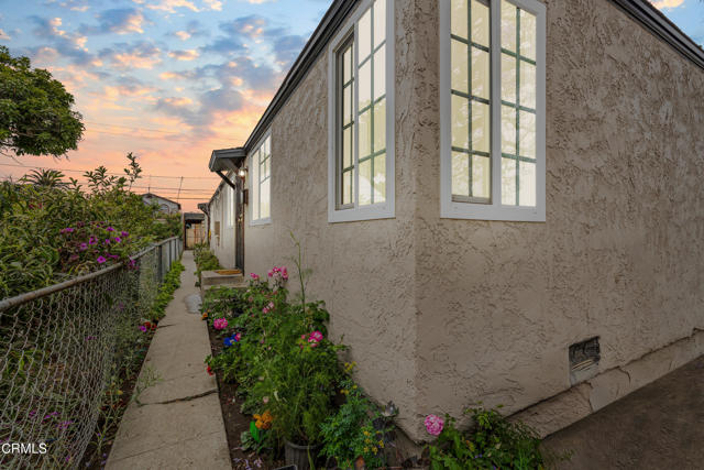 136 N Garfield Avenue, Oxnard CA: https://media.crmls.org/mediaz/0681a624-0108-4676-a612-1b654a74314f.jpg