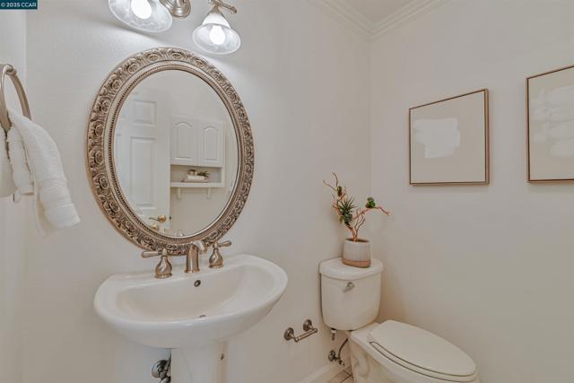 9597 Davona Dr, San Ramon CA: https://media.crmls.org/mediaz/0681aba8-1b7b-4ad1-9877-c955d35f4338.jpg