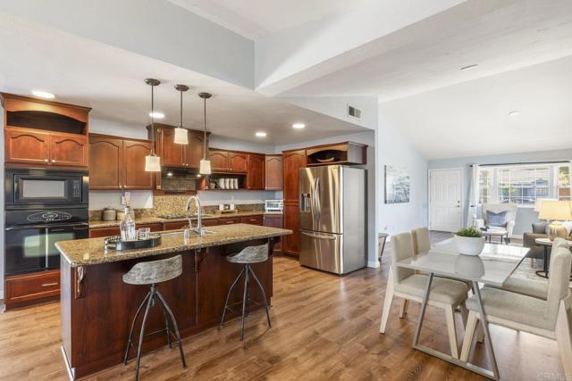 724 Hollowglen Road, Oceanside CA: https://media.crmls.org/mediaz/06823bef-3d74-4526-acd6-e67921f94900.jpg