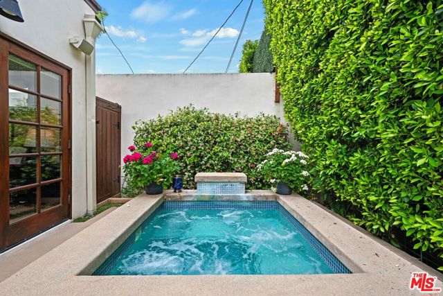 8265 Romaine Street, West Hollywood CA: https://media.crmls.org/mediaz/06823e1a-0b4c-4102-8819-61b82ab641aa.jpg