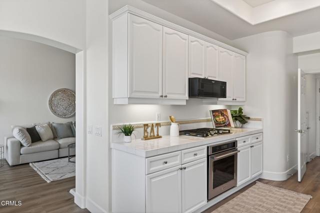 Detail Gallery Image 20 of 66 For 931 Corte Augusta, Camarillo,  CA 93010 - 3 Beds | 2/1 Baths