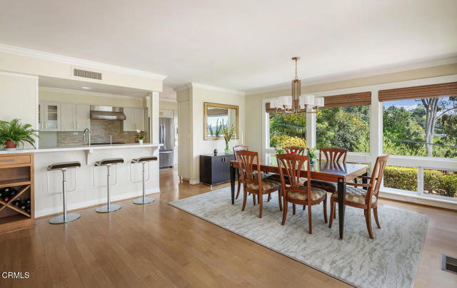 5109 Redwillow Lane, La Canada Flintridge CA: https://media.crmls.org/mediaz/0683eac8-2190-4e98-bd10-5f665d224787.jpg