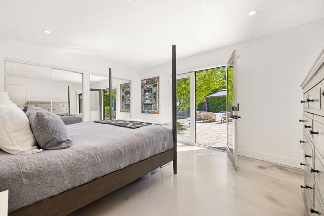 1055 E Louise Drive, Palm Springs, CA 92262