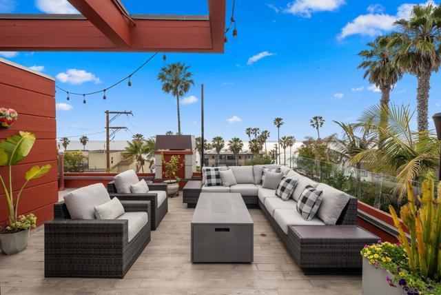 257 Playa Del Sur, La Jolla CA: https://media.crmls.org/mediaz/0684b4f4-2425-41a3-93b6-c6c8bbf502ec.jpg