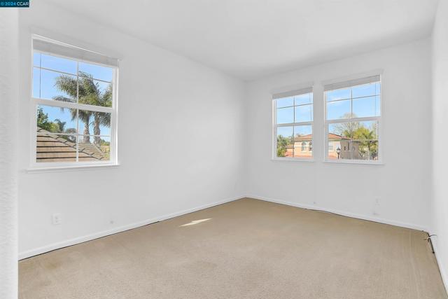 14 Renoir Ct, Oakley CA: https://media.crmls.org/mediaz/06858042-2007-4468-a177-00e509b2bcb9.jpg