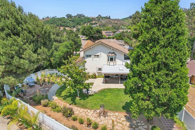 2807 Carlton Way, Fallbrook CA: https://media.crmls.org/mediaz/06859f53-eb45-4d3c-9c05-b88c2725ba9d.jpg