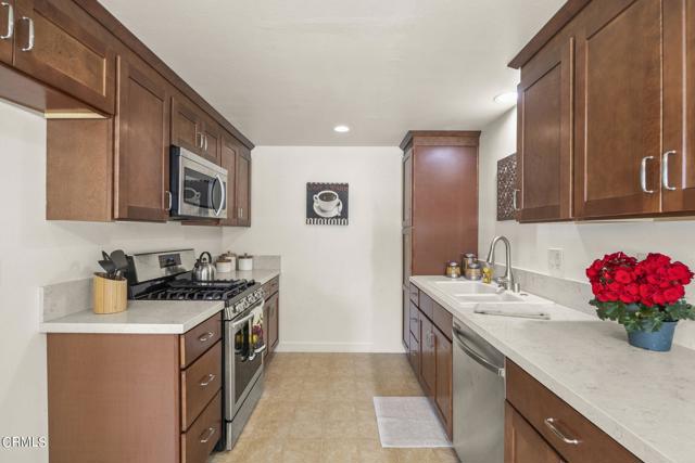 Image 10 of 58 For 9417 Petit Court