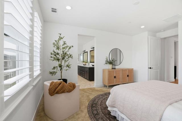 275 Skyview Drive, Marina CA: https://media.crmls.org/mediaz/0685ed26-15fa-47a9-bf3e-699074723d9d.jpg