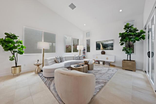 781 Fountain Drive, Palm Springs CA: https://media.crmls.org/mediaz/0686a390-54b6-4e61-8b7d-1fe01baa170d.jpg