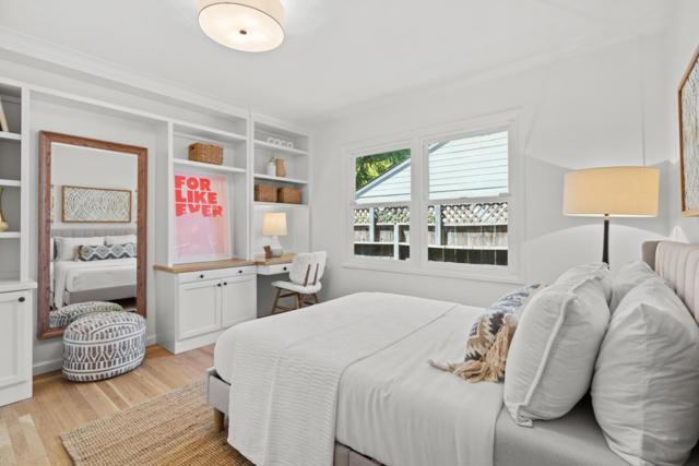 240 Marmona Drive, Menlo Park CA: https://media.crmls.org/mediaz/06872a78-25a3-456e-9c52-a2088817826f.jpg