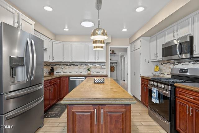 Detail Gallery Image 15 of 58 For 9466 Santa Maria St, Ventura,  CA 93004 - 4 Beds | 3 Baths