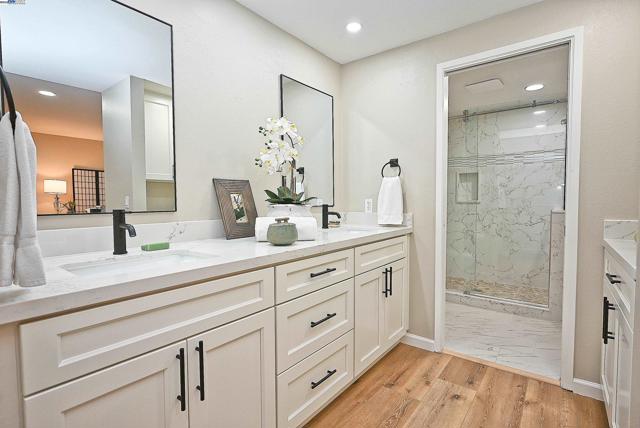 241 Belaire Ct, Danville CA: https://media.crmls.org/mediaz/06877301-0501-4d38-81f5-322119b6802f.jpg