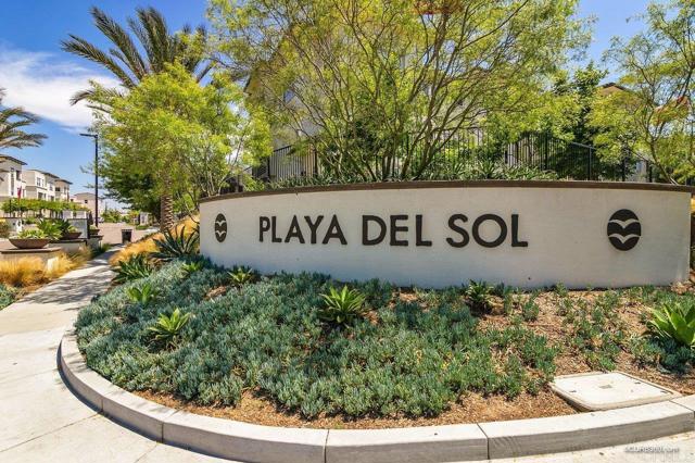 5140 Calle Sand Arch, San Diego CA: https://media.crmls.org/mediaz/0687cce9-5b9f-4e73-8689-3c9eb2220560.jpg