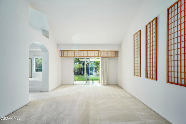 3695 Mapleknoll Place, Thousand Oaks CA: https://media.crmls.org/mediaz/068811d7-9d4b-4ef1-9c7b-6826dc4b5d89.jpg
