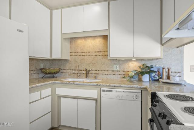 334 E Elfin Green, Port Hueneme CA: https://media.crmls.org/mediaz/0688228c-7420-4bd4-b3aa-682dda58dfe3.jpg