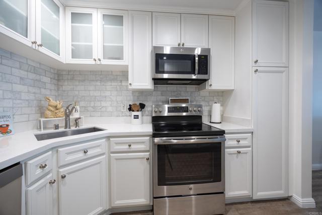 Detail Gallery Image 7 of 35 For 165 N Swall Dr #303,  Beverly Hills,  CA 90211 - 1 Beds | 1/1 Baths