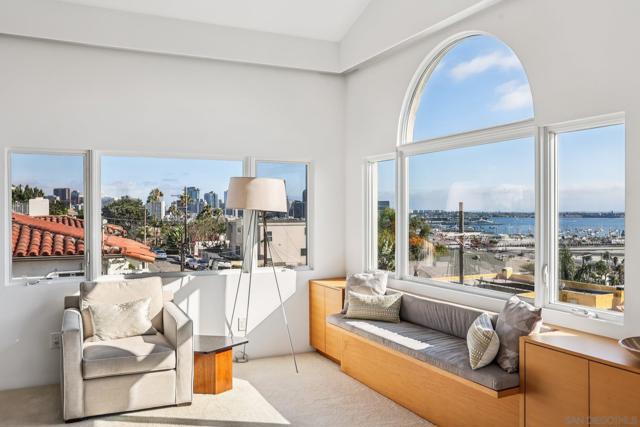 1295 W Redwood St, San Diego CA: https://media.crmls.org/mediaz/0689b549-1f97-4f4b-a390-ecbead51ed98.jpg