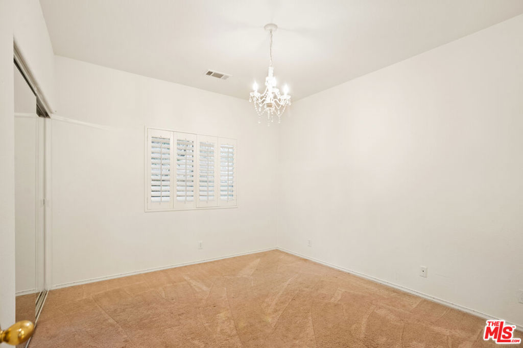 MLS #25589135 image #15