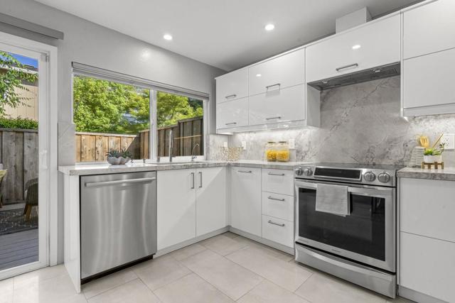 230 Elm Wood Court, Los Gatos CA: https://media.crmls.org/mediaz/068a28fc-6b19-4517-8f8d-f07579c239ce.jpg
