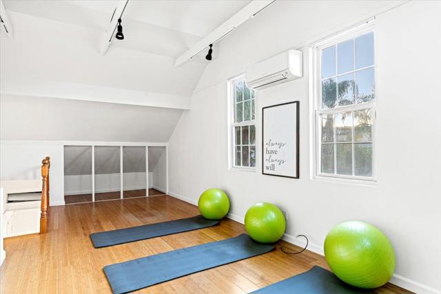 Image 21 of 35 For 21060 Tulita Court