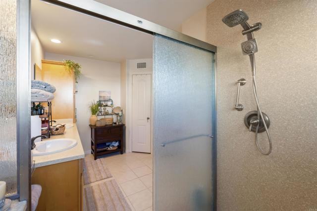 Detail Gallery Image 28 of 46 For 633 Cantara Ln, Vista,  CA 92081 - 3 Beds | 2/1 Baths