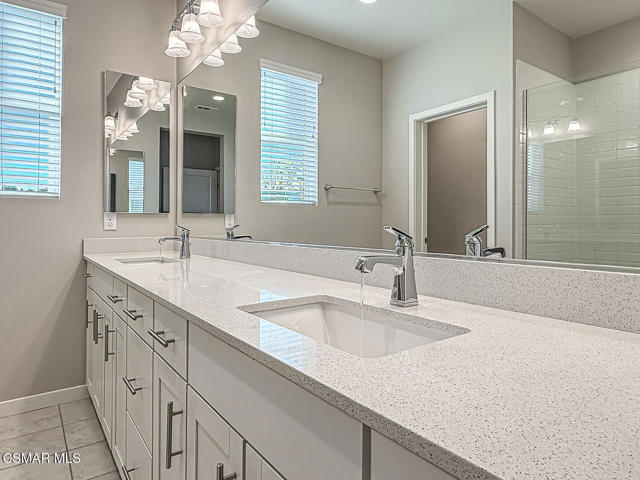 1953 Cottage Drive, Simi Valley CA: https://media.crmls.org/mediaz/068b09ee-d986-4189-9b94-e156575694cd.jpg