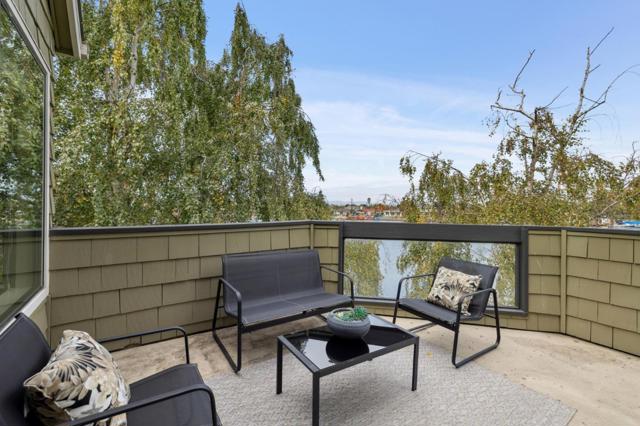1016 Shoreline Drive, San Mateo CA: https://media.crmls.org/mediaz/068bb1e3-4740-48e8-bfc2-90e18748e927.jpg