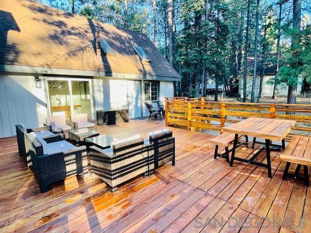 41489 Comstock Ln, Big Bear CA: https://media.crmls.org/mediaz/068bb6b0-4a6a-4383-8334-15931113743e.jpg