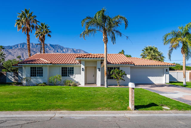1843 N Whitewater Club Drive, Palm Springs CA: https://media.crmls.org/mediaz/068d06d4-b692-4996-8a16-2c7b4eeddfe9.jpg