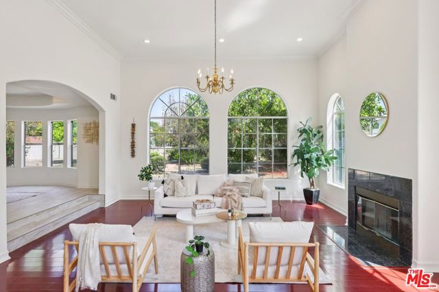 17315 Lassen Street photo 4