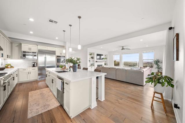 Detail Gallery Image 11 of 75 For 14546 Highcrest Ct, Poway,  CA 92064 - 5 Beds | 4/1 Baths