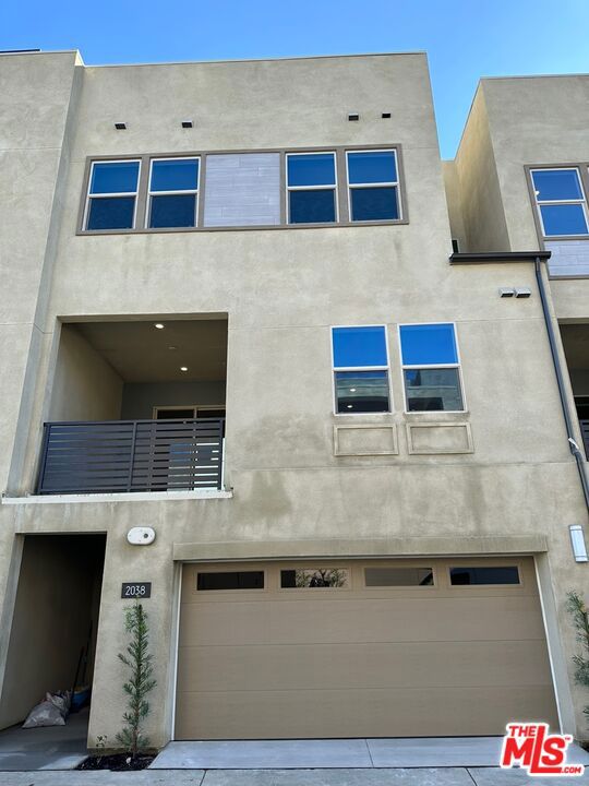 2038 Hollyleaf Terrace