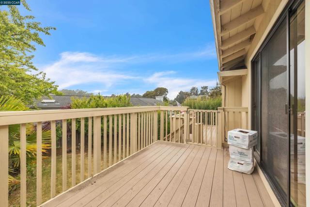 116 Falmouth Ct, Aptos CA: https://media.crmls.org/mediaz/068e4e06-974d-4dfe-93b4-9bf214828855.jpg