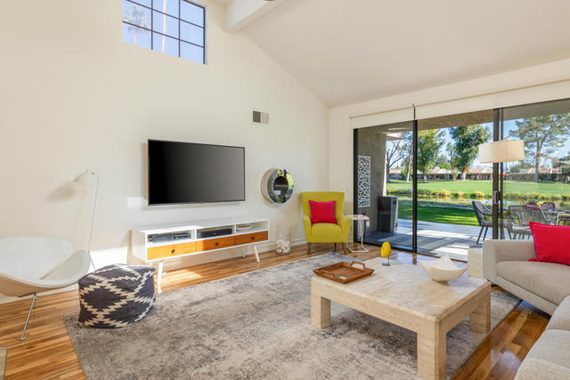 2910 Calle Loreto, Palm Springs CA: https://media.crmls.org/mediaz/068f918b-30cf-4a47-adf8-de5023712e08.jpg